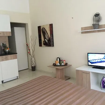 شقة فندقية Sea Breeze 2*